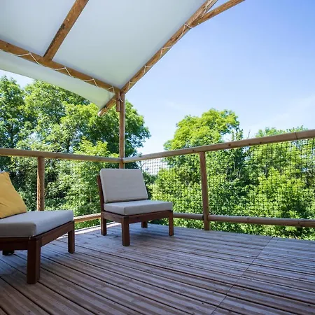 Domaine De Combelles Le Monastere