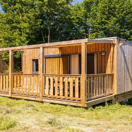 Шале Domaine De Combelles