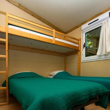 Domaine De Combelles Le Monastere