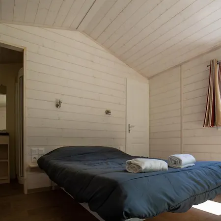 Domaine De Combelles *