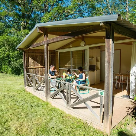 Шале Domaine De Combelles