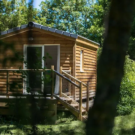 Domaine De Combelles