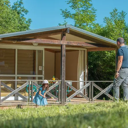 Domaine De Combelles Chalet *