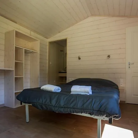 Domaine De Combelles Chalet
