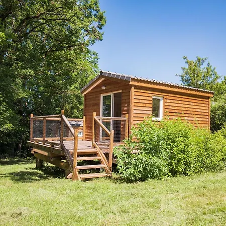 Domaine De Combelles Chalet *