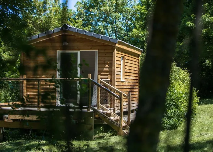 Domaine De Combelles