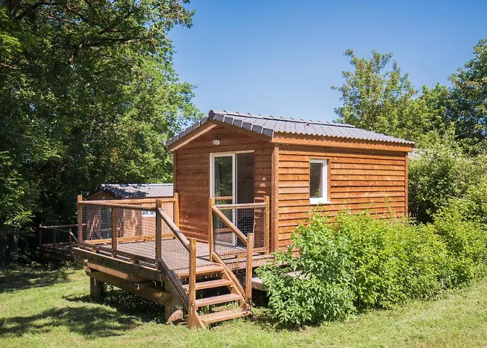 Domaine De Combelles Alpstuga Le Monastere