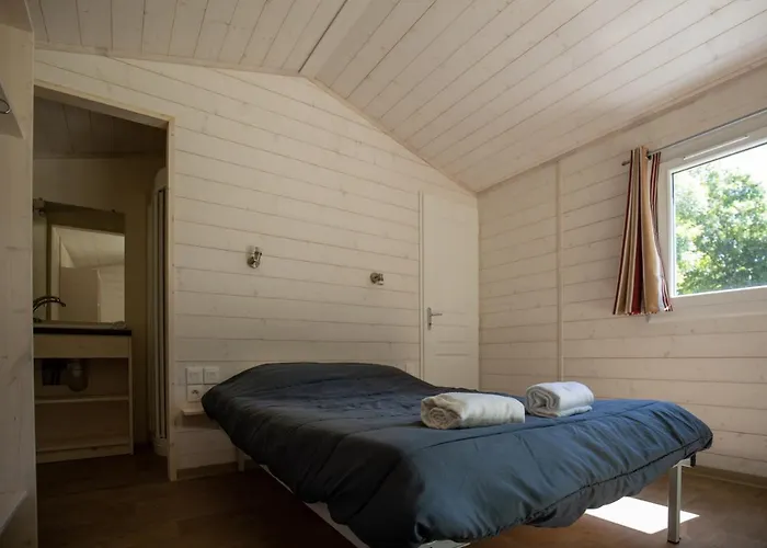 Domaine De Combelles *